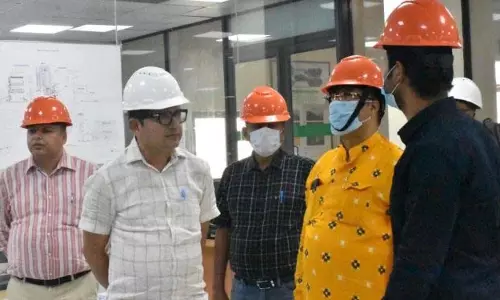 आवास मंत्री ने ओखला अपशिष्ट से ऊर्जा संयंत्र का दौरा किया
