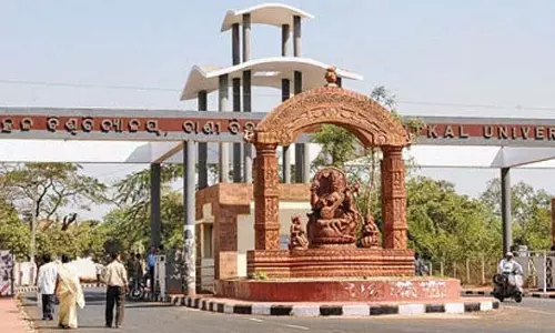 BCJD, ABVP सदस्यों ने उत्कल विश्वविद्यालय में भूख हड़ताल की