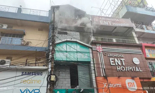 मार्केटिंग कॉम्प्लेक्स में लगी आग, दम घुटने से एक की मौत, 10 लोग बचाए गए