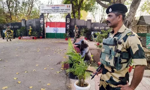 Jammu: अंतर्राष्ट्रीय सीमा पर स्थित चौकी आम जनता के लिए प्रतिबंधित Jammu: अंतर्राष्ट्रीय सीमा पर स्थित चौकी आम जनता के लिए प्रतिबंधित