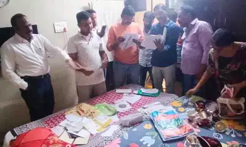 Kothagudem में कलेश्वरम इंजीनियर-इन-चीफ के रिश्तेदार के घर पर छापा मारा
