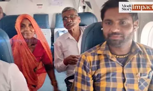 किसान ने 99 रुपए में माता-पिता को कराया था हवाई सफर...मोदी स्टोरी ने शेयर की कहानी