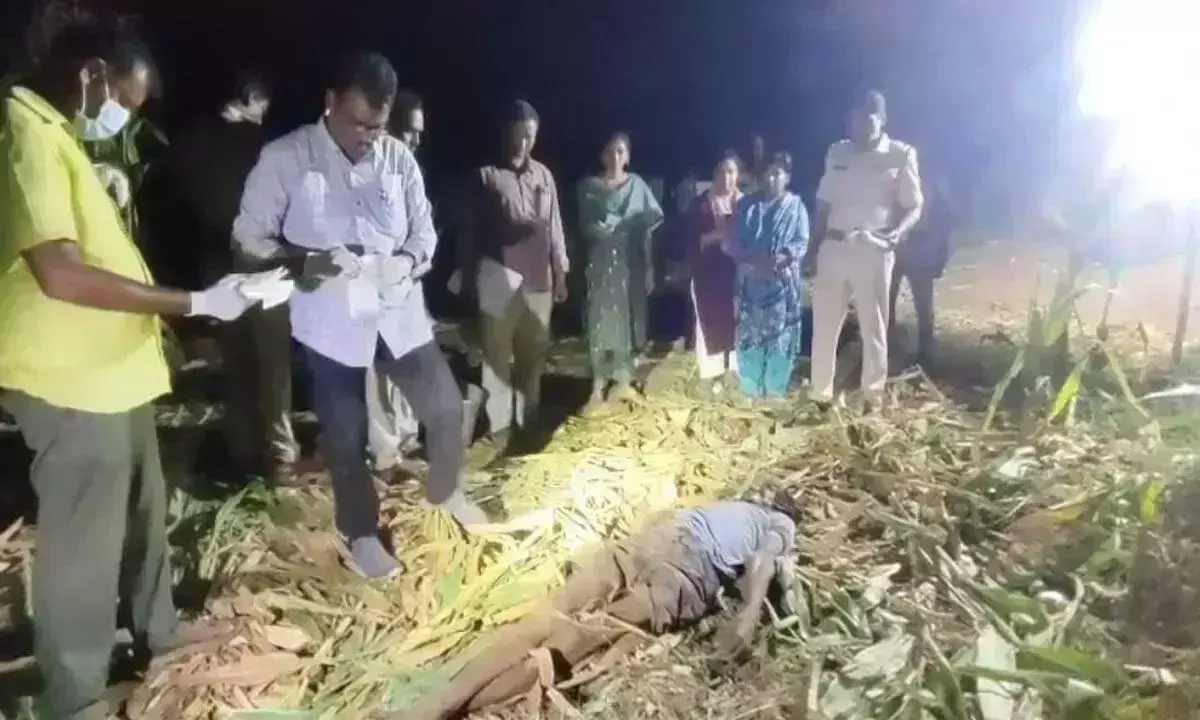Tragic incident: जमीन विवाद को लेकर बेटे ने की माता-पिता की हत्या Tragic incident: जमीन विवाद को लेकर बेटे ने की माता-पिता की हत्या