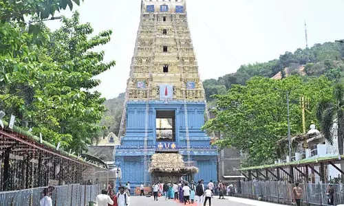 Simhachalam : क्या इस बार आम आदमी को मिलेगा सच्चा दर्शन Simhachalam : क्या इस बार आम आदमी को मिलेगा सच्चा दर्शन