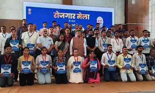 Meghwal ने 56 नियुक्तियों को नियुक्ति पत्र सौंपे Meghwal ने 56 नियुक्तियों को नियुक्ति पत्र सौंपे