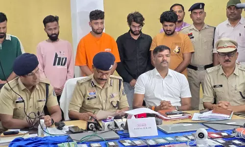 रायपुर पुलिस ने मारी रेड, दिल्ली के द्वारका से 6 सटोरिए गिरफ्तार