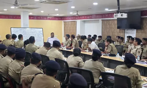 थानों में बेहतर प्रबंधन करने आईजी अमरेश कुमार मिश्रा ने ली बैठक थानों में बेहतर प्रबंधन करने आईजी अमरेश कुमार मिश्रा ने ली बैठक