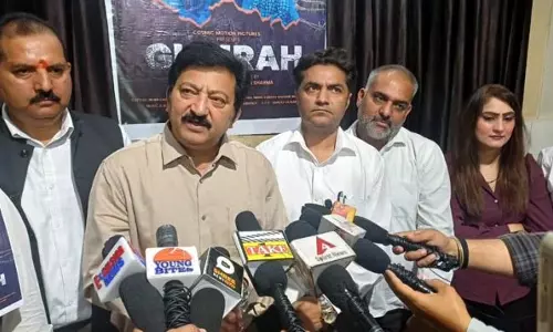 Jammu: बार अध्यक्ष ने वकीलों द्वारा बनाई गई फिल्म ‘गुमराह’ का विमोचन किया