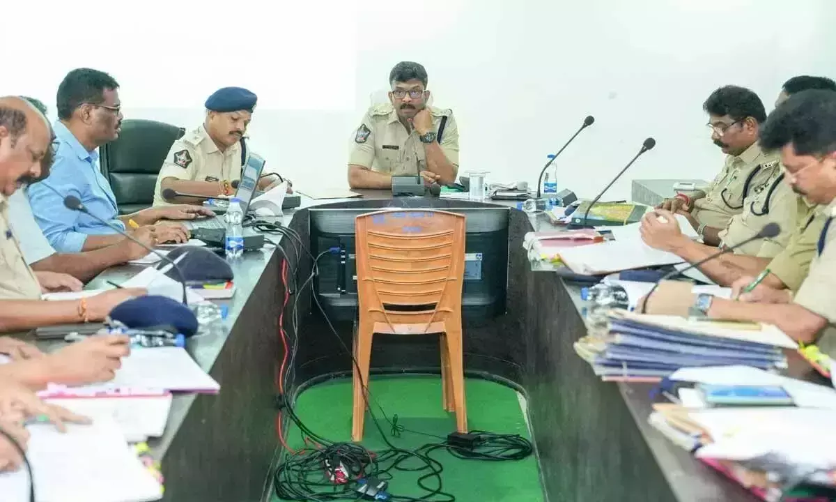 लंबे समय से लंबित गंभीर मामलों का तुरंत निपटारा करें: SP Raju लंबे समय से लंबित गंभीर मामलों का तुरंत निपटारा करें: SP Raju