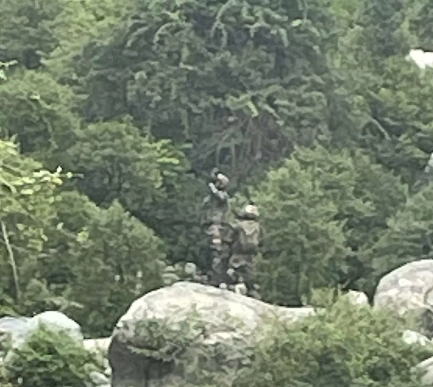 LoC पर फिर फायरिंग, भारतीय सेना दे रही पाकिस्तानी सेना को जवाब LoC पर फिर फायरिंग, भारतीय सेना दे रही पाकिस्तानी सेना को जवाब