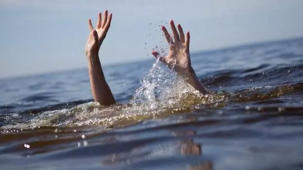 Mirzapur: युवक की तालाब में डूबकर दर्दनाक मौत, गांव में कोहराम Mirzapur: युवक की तालाब में डूबकर दर्दनाक मौत, गांव में कोहराम