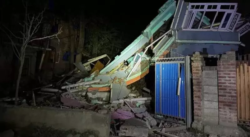 Shopian आतंकवादी अदनान शफी का घर ध्वस्त Shopian आतंकवादी अदनान शफी का घर ध्वस्त