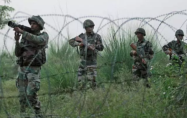 पाकिस्तान ने सीमा पर चौथी बार की गोलीबारी: भारत ने किया जवाबी हमला पाकिस्तान ने सीमा पर चौथी बार की गोलीबारी: भारत ने किया जवाबी हमला