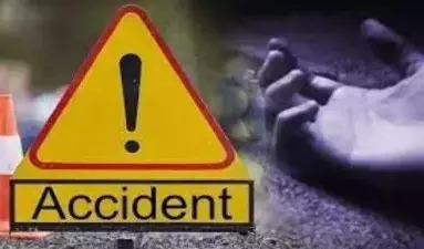 Ballia: दर्दनाक सड़क हादसे में बाइक सवार युवक की मौत Ballia: दर्दनाक सड़क हादसे में बाइक सवार युवक की मौत