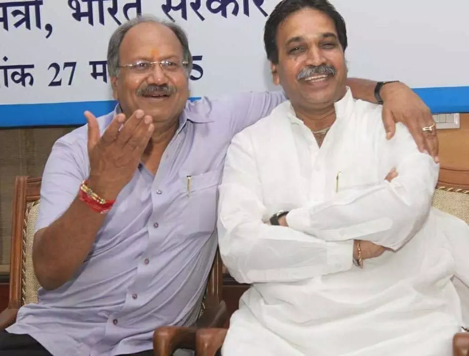 बृजमोहन अग्रवाल ने राजेश मूणत को जन्मदिन की बधाई दी बृजमोहन अग्रवाल ने राजेश मूणत को जन्मदिन की बधाई दी