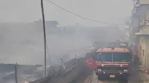 Faizullaganj में लगी भीषण आग, फायर ब्रिगेड मौके पर Faizullaganj में लगी भीषण आग, फायर ब्रिगेड मौके पर