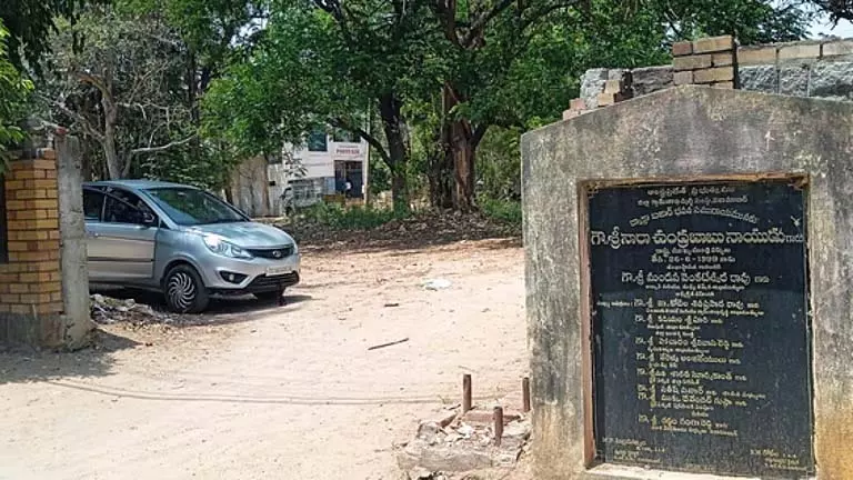 अधिकारी निजामाबाद में DWCRA बाजार को पुनर्जीवित करने पर विचार कर रहे अधिकारी निजामाबाद में DWCRA बाजार को पुनर्जीवित करने पर विचार कर रहे