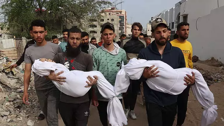 Gaza Ministry: सैकड़ों लापता युद्धकर्मियों की मौत की पुष्टि, मृतकों की संख्या 52,243 हुई Gaza Ministry: सैकड़ों लापता युद्धकर्मियों की मौत की पुष्टि, मृतकों की संख्या 52,243 हुई