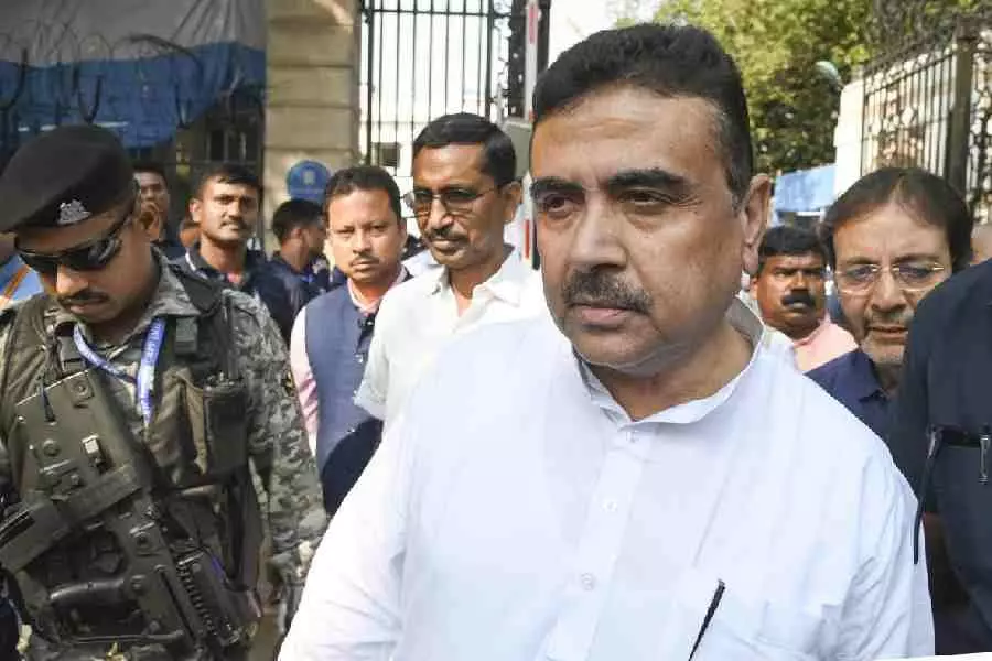 सुवेंदु अधिकारी ने दंगा प्रभावित Murshidabad में क्षतिग्रस्त मंदिरों के जीर्णोद्धार का संकल्प लिया सुवेंदु अधिकारी ने दंगा प्रभावित Murshidabad में क्षतिग्रस्त मंदिरों के जीर्णोद्धार का संकल्प लिया