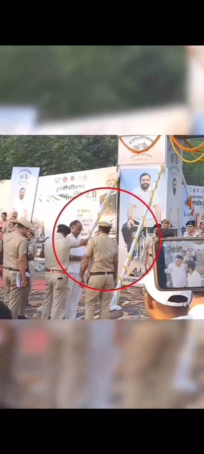 BJP नेता ने सीएम के साइक्लोथॉन कार्यक्रम में पुलिस पर दुर्व्यवहार का आरोप BJP नेता ने सीएम के साइक्लोथॉन कार्यक्रम में पुलिस पर दुर्व्यवहार का आरोप