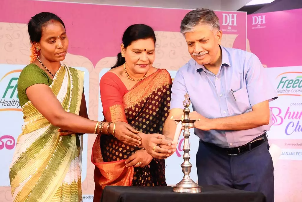 Tumkur : भूमिका क्लब महिलाओं के चेहरों पर मुस्कान Tumkur : भूमिका क्लब महिलाओं के चेहरों पर मुस्कान