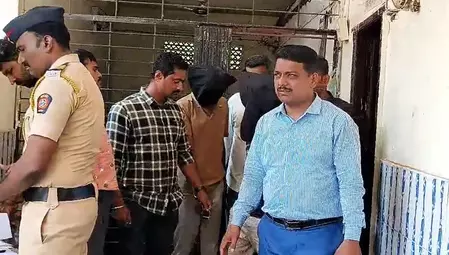 दुश्मन देश की तरफदारी पड़ी भारी, तीन युवक गिरफ्तार दुश्मन देश की तरफदारी पड़ी भारी, तीन युवक गिरफ्तार