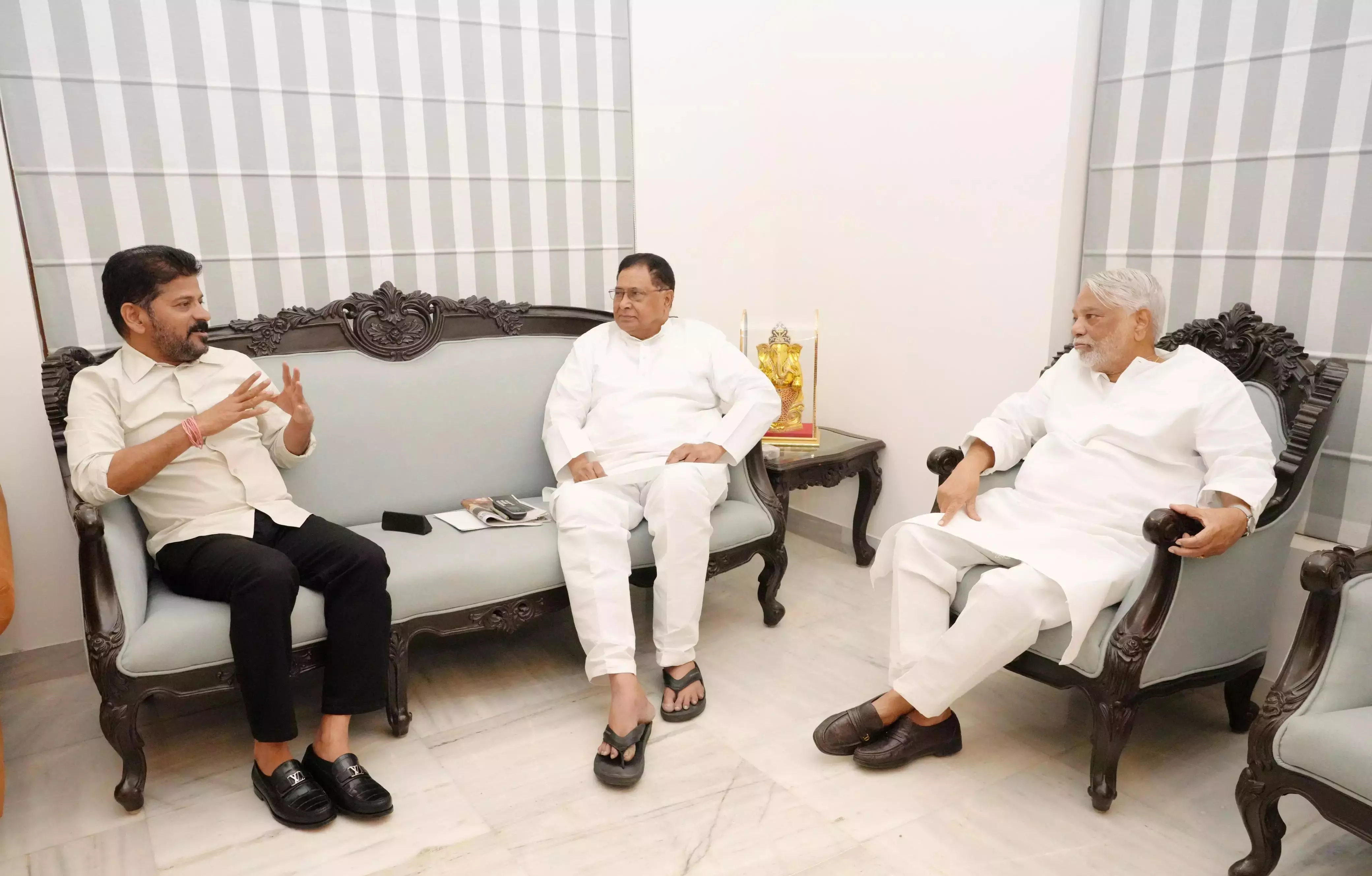 माओवादियों की शांति वार्ता पर चर्चा के लिए Jana Reddy ने जना रेड्डी से मुलाकात की माओवादियों की शांति वार्ता पर चर्चा के लिए Jana Reddy ने जना रेड्डी से मुलाकात की