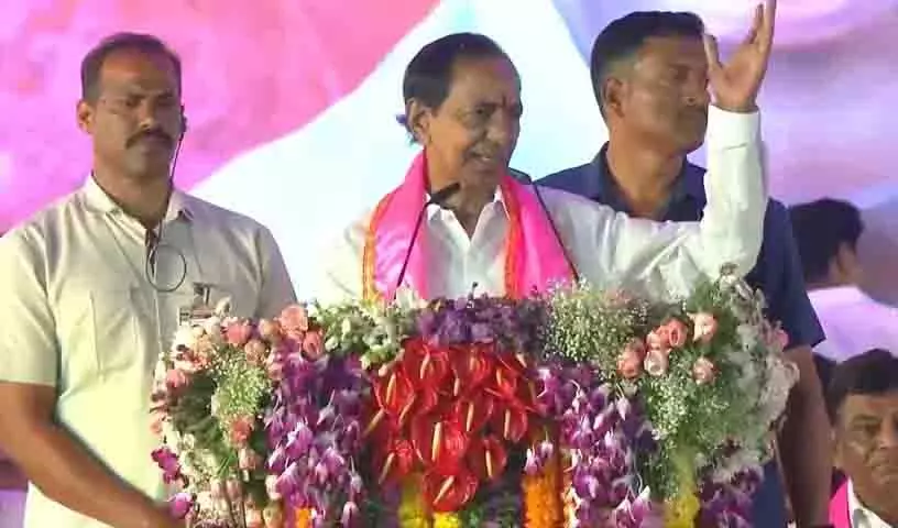 गोलमाल में कांग्रेस बेजोड़, खोखले वादे लेकर दिल्ली से आए डुप्लीकेट गांधी: KCR गोलमाल में कांग्रेस बेजोड़, खोखले वादे लेकर दिल्ली से आए डुप्लीकेट गांधी: KCR