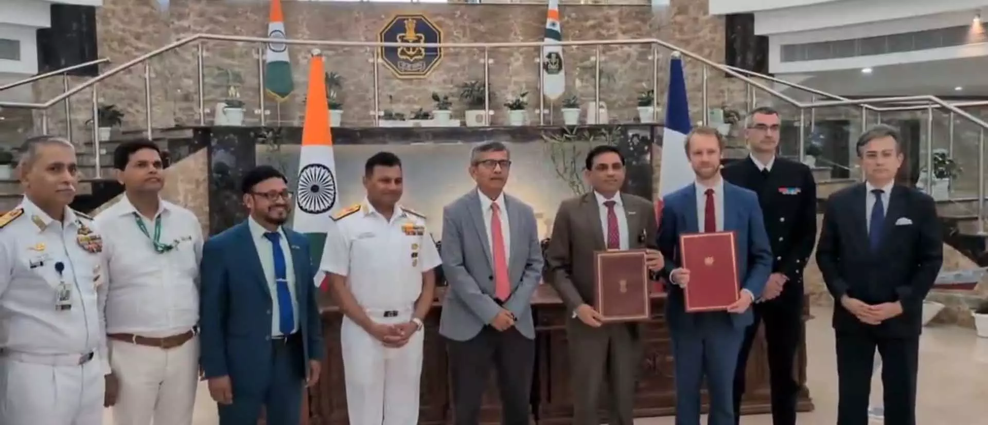 भारत-फ्रांस के बीच राफेल डील साइन, दुश्मन के लिए काल बनकर गरजेंगे, पाकिस्तान में टेंशन फुल भारत-फ्रांस के बीच राफेल डील साइन, दुश्मन के लिए काल बनकर गरजेंगे, पाकिस्तान में टेंशन फुल