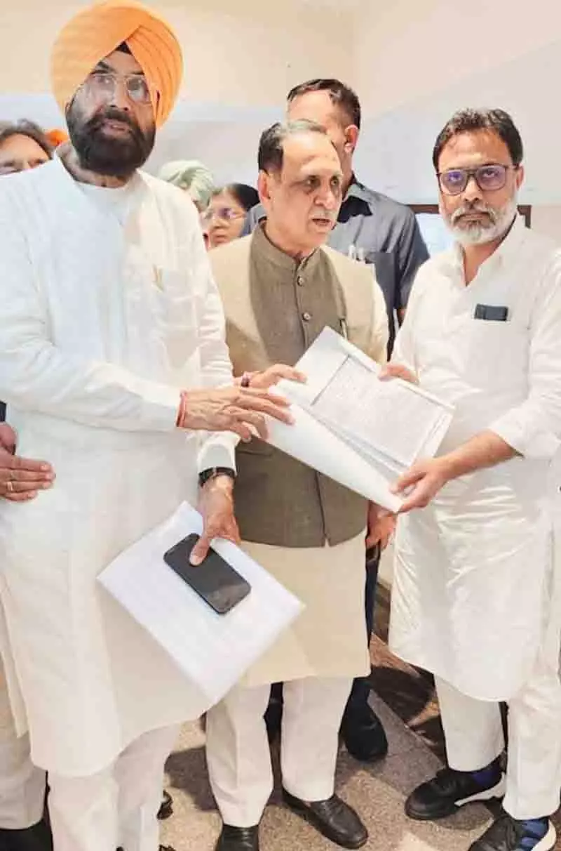 मुक्तसर, गिद्दड़बाहा में CCU स्थान को लेकर लड़ाई तेज, रुपाणी ने लिखा नड्डा को पत्र मुक्तसर, गिद्दड़बाहा में CCU स्थान को लेकर लड़ाई तेज, रुपाणी ने लिखा नड्डा को पत्र