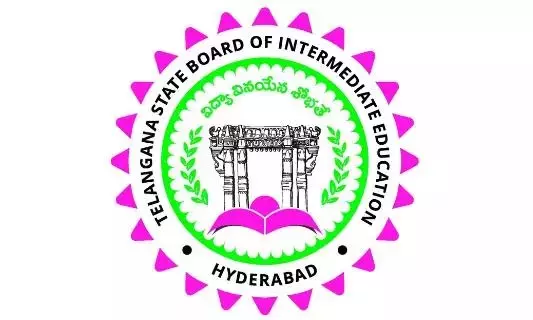 Telangana: सरकार के आदेश के बाद इंटर बोर्ड ने पाठ्यक्रम संशोधन को टाला Telangana: सरकार के आदेश के बाद इंटर बोर्ड ने पाठ्यक्रम संशोधन को टाला