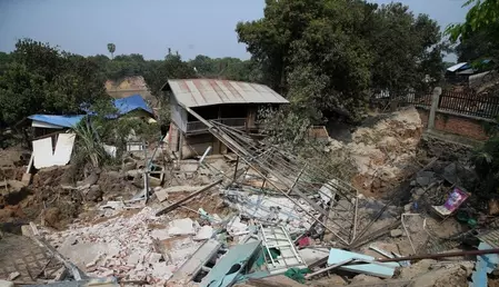 शक्तिशाली भूंकप के बाद भी कांप रही धरती, एक महीने में 157 झटके किए गए महसूस शक्तिशाली भूंकप के बाद भी कांप रही धरती, एक महीने में 157 झटके किए गए महसूस