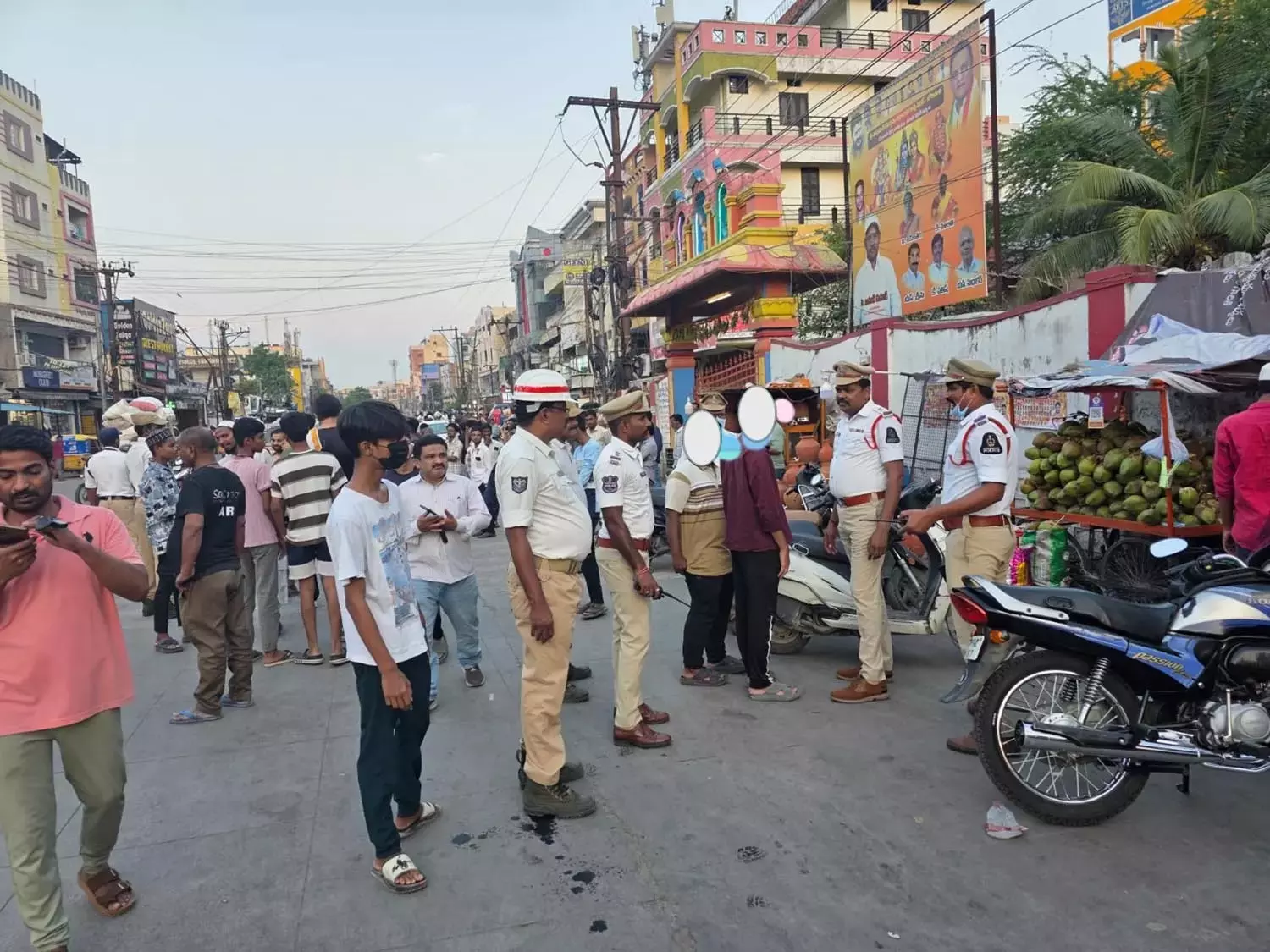Telangana: 100 नाबालिग ड्राइवर पुलिस के जाल में Telangana: 100 नाबालिग ड्राइवर पुलिस के जाल में