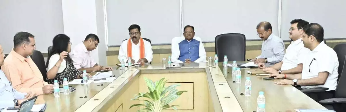 CM विष्णुदेव साय ने पंचायत-ग्रामीण विकास विभाग के कार्यों की गहन समीक्षा की CM विष्णुदेव साय ने पंचायत-ग्रामीण विकास विभाग के कार्यों की गहन समीक्षा की