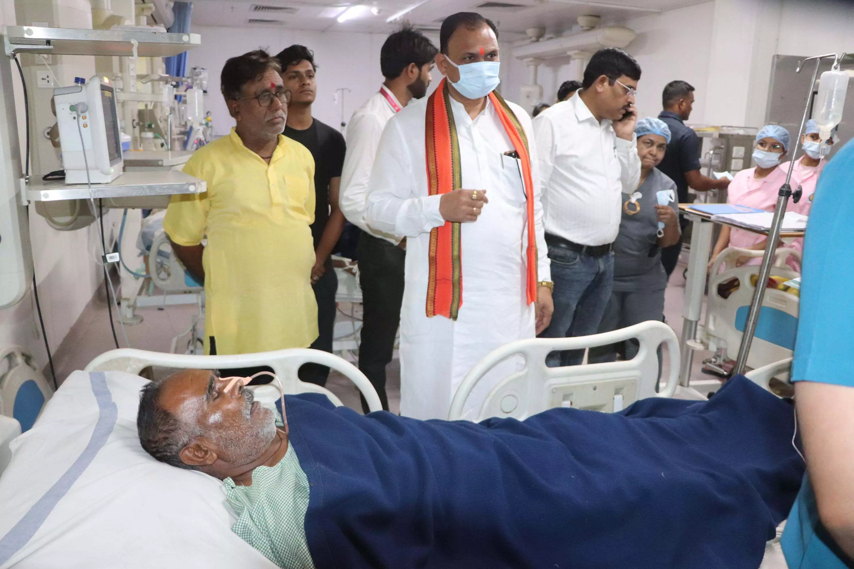 DKS हॉस्पिटल में खराब पड़े AC को 24 घंटे में ठीक करने के निर्देश DKS हॉस्पिटल में खराब पड़े AC को 24 घंटे में ठीक करने के निर्देश