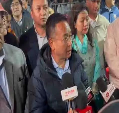 सिक्किम के CM ने पहलगाम पीड़ितों के लिए कैंडल मार्च का किया नेतृत्व सिक्किम के CM ने पहलगाम पीड़ितों के लिए कैंडल मार्च का किया नेतृत्व