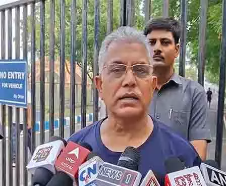 यह शांति और अहिंसा का देश है, यहां आतंकवाद को स्वीकार नहीं किया जाएगा: Dilip Ghosh यह शांति और अहिंसा का देश है, यहां आतंकवाद को स्वीकार नहीं किया जाएगा: Dilip Ghosh