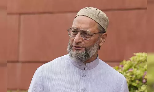 पाकिस्तान भारत से आधी सदी पीछे : ओवैसी