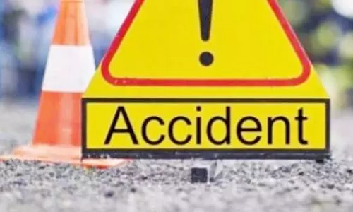 इनोवा ने दर्जनभर लोगों को कुचला, 4 घायल ICU में