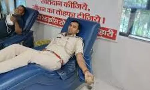 East Champaran: गश्त पर निकले दारोगा ने दिखाई इंसानियत, रक्तदान से बचाई बच्चे की जिंदगी