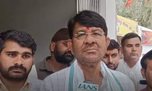 अवैध पाकिस्तानी नागरिकों के खिलाफ होगी कार्रवाई : लखन पटेल अवैध पाकिस्तानी नागरिकों के खिलाफ होगी कार्रवाई : लखन पटेल