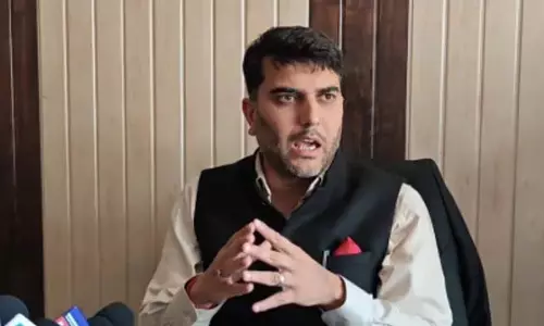 रामबन विधायक ने बाढ़ पीड़ितों के लिए 1 करोड़ रुपये की सीडीएफ राहत की घोषणा की रामबन विधायक ने बाढ़ पीड़ितों के लिए 1 करोड़ रुपये की सीडीएफ राहत की घोषणा की