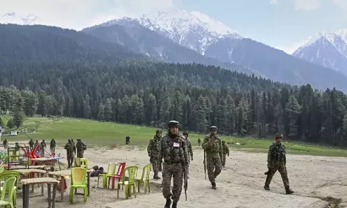 पहलगाम आतंकी हमले को लेकर दिए बयान पर रॉबर्ट वाड्रा की सफाई पहलगाम आतंकी हमले को लेकर दिए बयान पर रॉबर्ट वाड्रा की सफाई