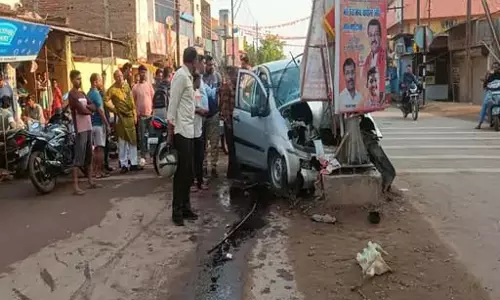 गर्लफ्रेंड-बॉयफ्रेंड की दर्दनाक मौत, घूमने निकले थे कार में