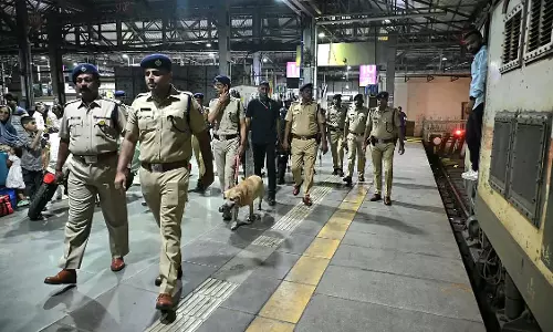 पहलगाम हमले के बाद, मुंबई रेलवे ने डॉग टीमें तैनात कीं, आकस्मिक जांच की