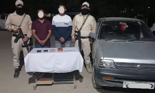 Manipur: प्रतिबंधित केसीपी-नोयोन समूह के दो कार्यकर्ता जबरन वसूली के आरोप में गिरफ्तार Manipur: प्रतिबंधित केसीपी-नोयोन समूह के दो कार्यकर्ता जबरन वसूली के आरोप में गिरफ्तार