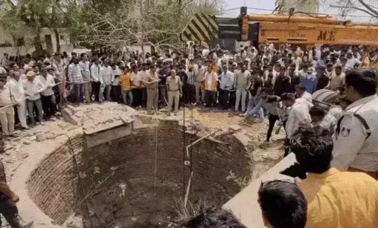 Mandsaur में भीषण हादसा: वैन कुएं में गिरी, 12 लोगों की मौत