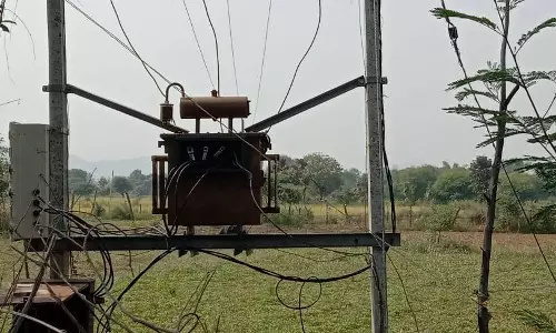 Bareilly: ट्रांसफार्मर में गड़बड़ी पर तुरंत कार्रवाई, JE करेंगे मरम्मत