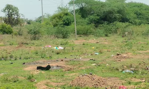 वंचित कब्रिस्तान: सुविधाओं की मांग