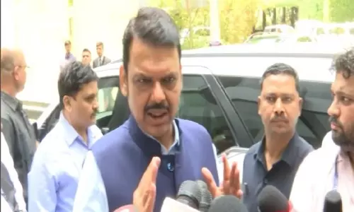 पहलगाम आतंकी हमले पर वडेट्टीवार की टिप्पणी पर उठे विवाद के बीच Fadnavis ने उन पर साधा निशाना पहलगाम आतंकी हमले पर वडेट्टीवार की टिप्पणी पर उठे विवाद के बीच Fadnavis ने उन पर साधा निशाना